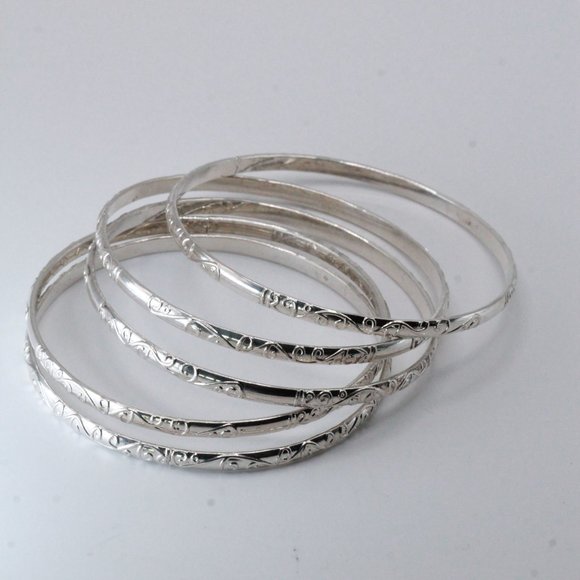 VINTAGE STERLING SILVER VICTORIAN STYLE STACKABLE CONTEMPORARY BRACELET - Picture 2 of 7